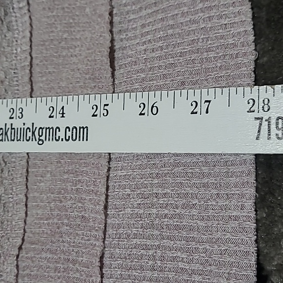 BKE KNIT YARN STITCHING V-NECK PALE LAVENDER DROPTAIL LONG-SLEEVE SHIRT - Picture 9 of 13